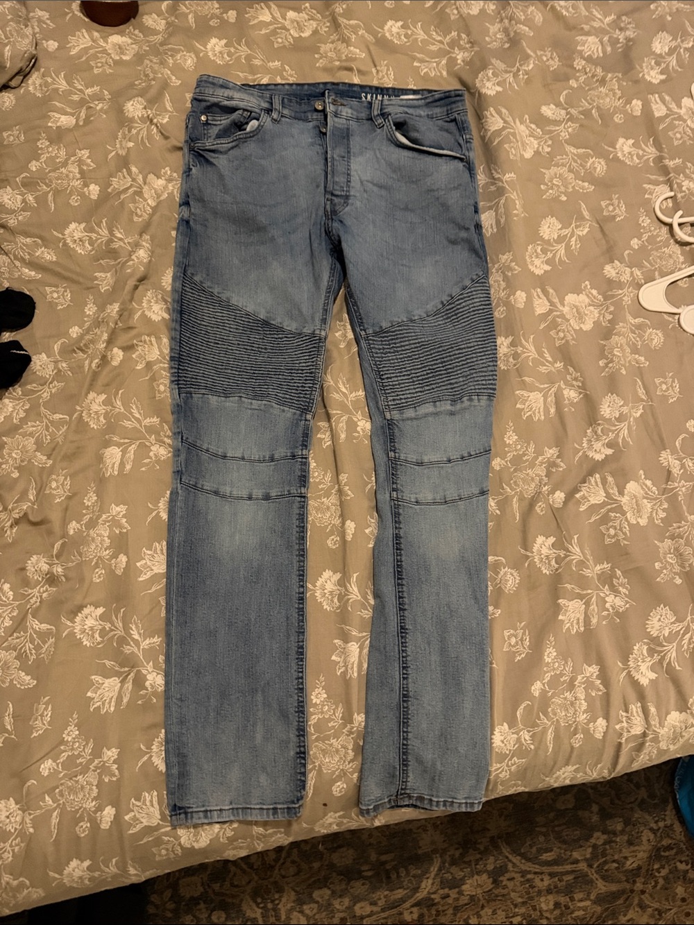 H&M Men's Slim-Straight Light Blue Ribbed Knee Jeans